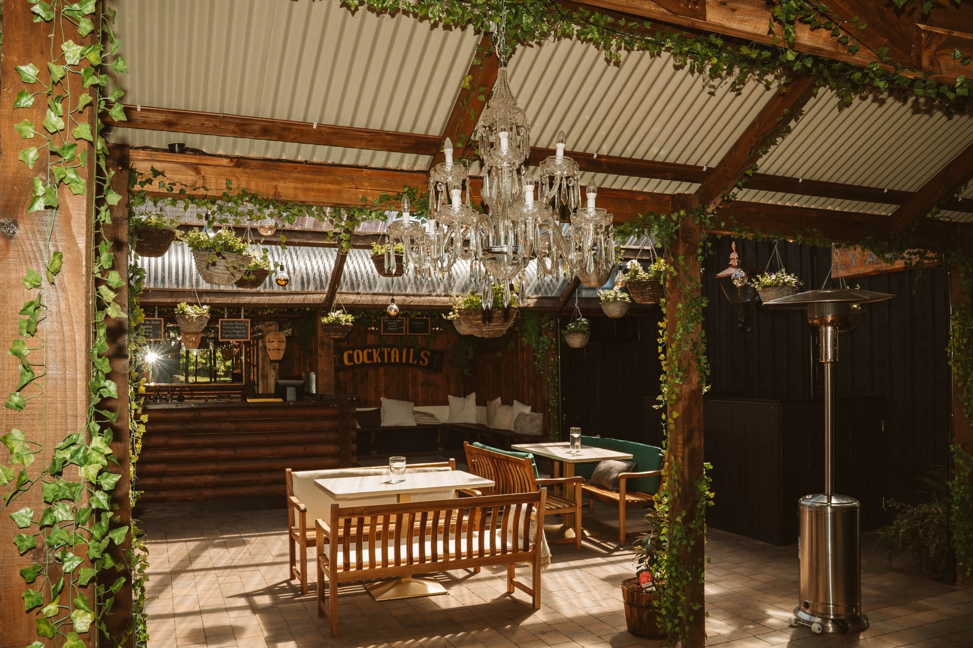 Cocktail bar under the pergola