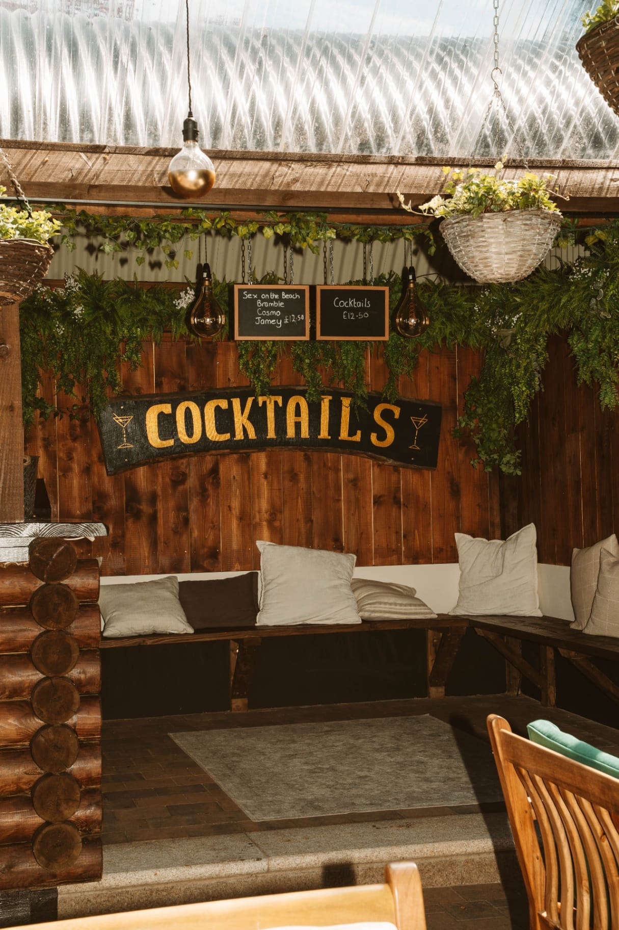 Cocktails bar nook with cushioned bench seating