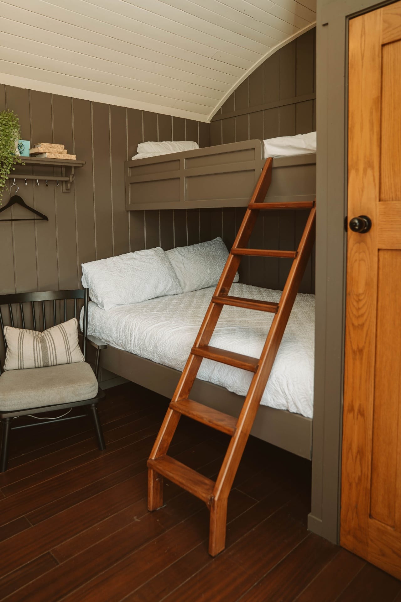 Shepherd's Hut cosy bunk room